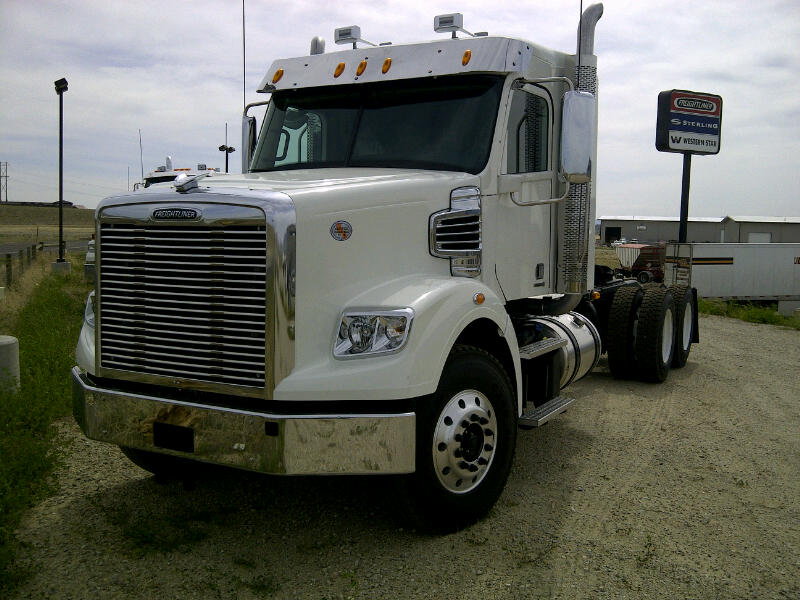 2013 Freightliner Coronado SD Conventional Sleepers