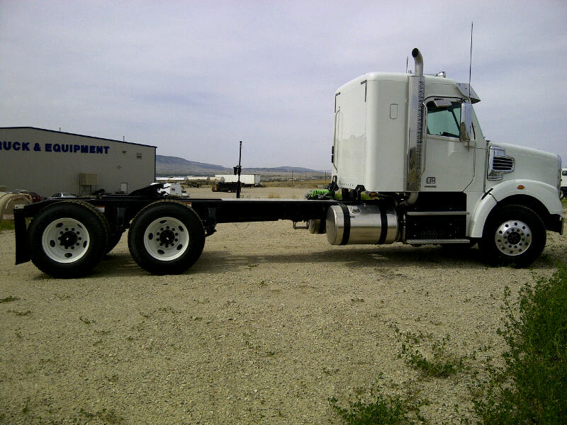 2013 Freightliner Coronado SD Conventional Sleepers