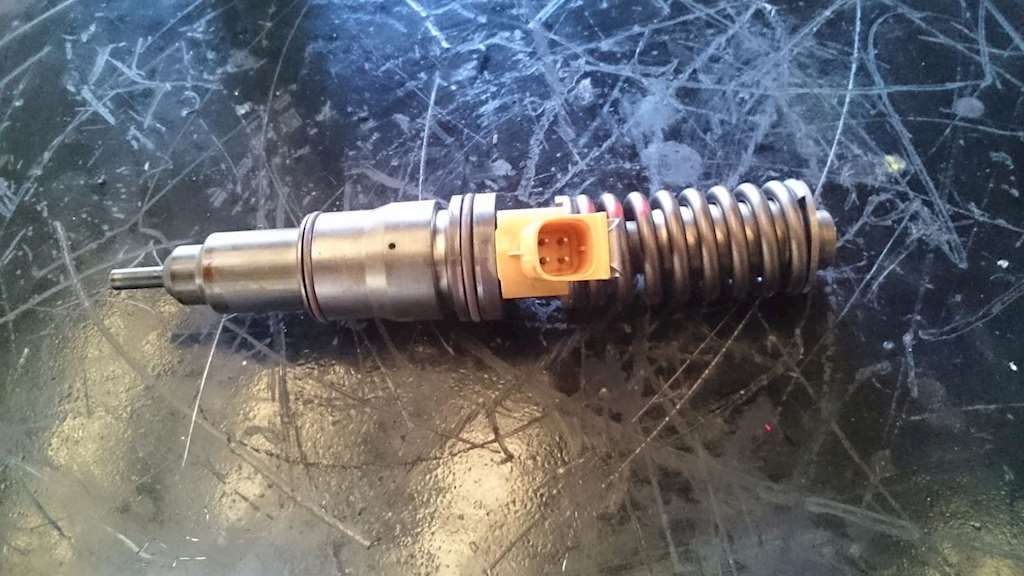 Volvo D13 Fuel Injector For Sale Phoenix, AZ