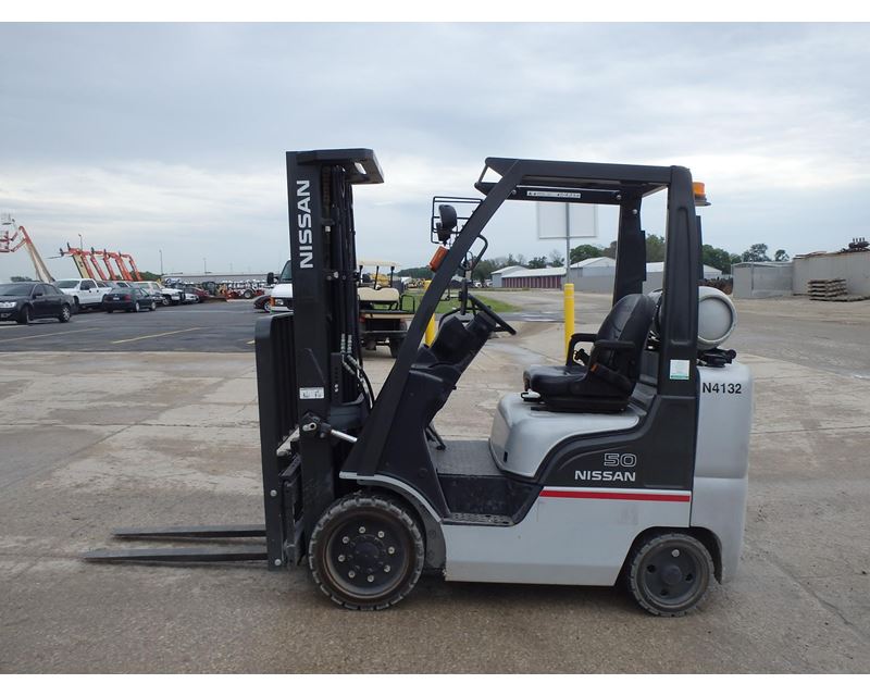 50 Forklift nissan