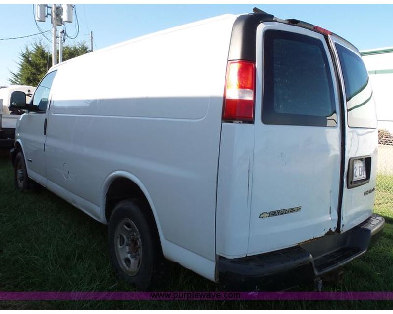 2005 Chevrolet Express 2500 Cargo Van For Sale