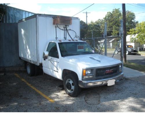 1997 Gmc 3500 box truck #2