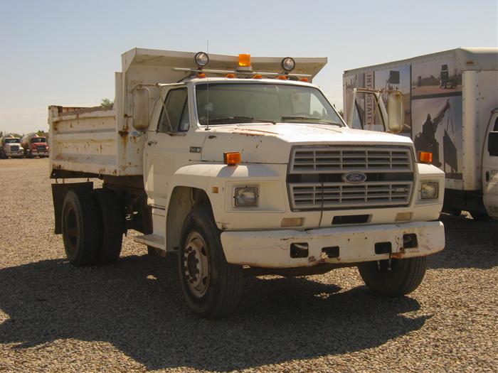 1985 Ford dump truck #6