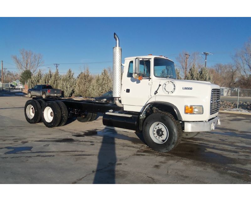 Ford l-9000 truck cab #3
