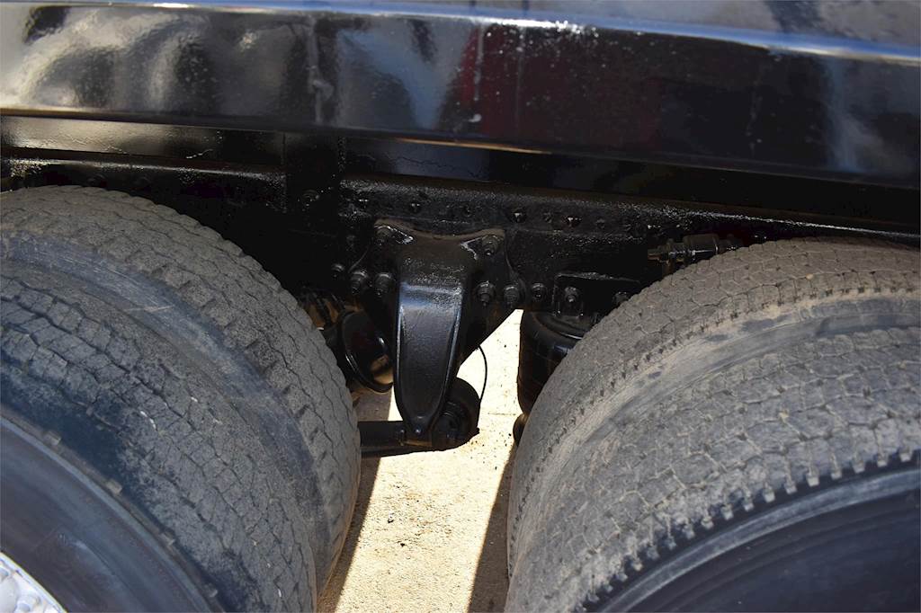 Air-Ride Suspension Freightliner Coronado 132 Air-Ride Suspension Freightliner Coronado 132