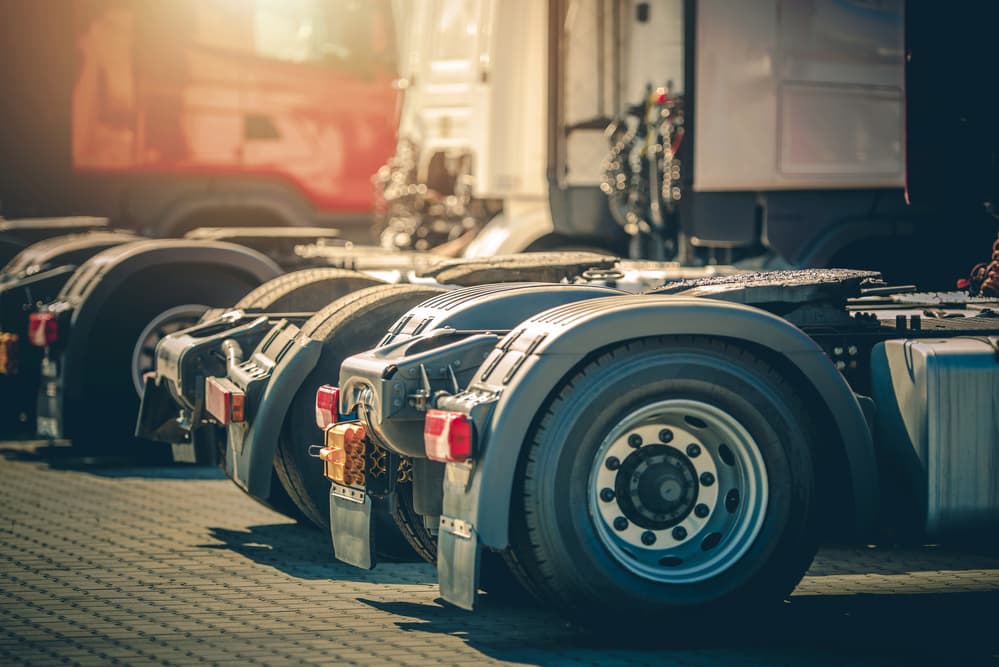 commercial truck dealership lot inventory