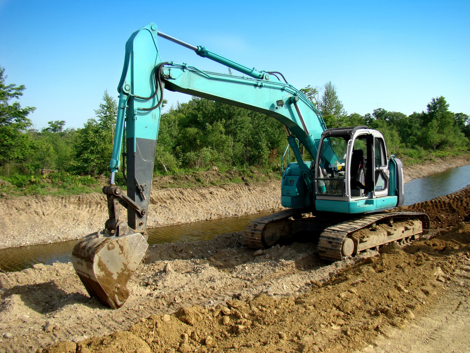 slightly rusty used excavator for sale