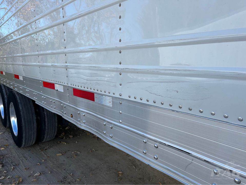 inspecting reefer trailer body damage