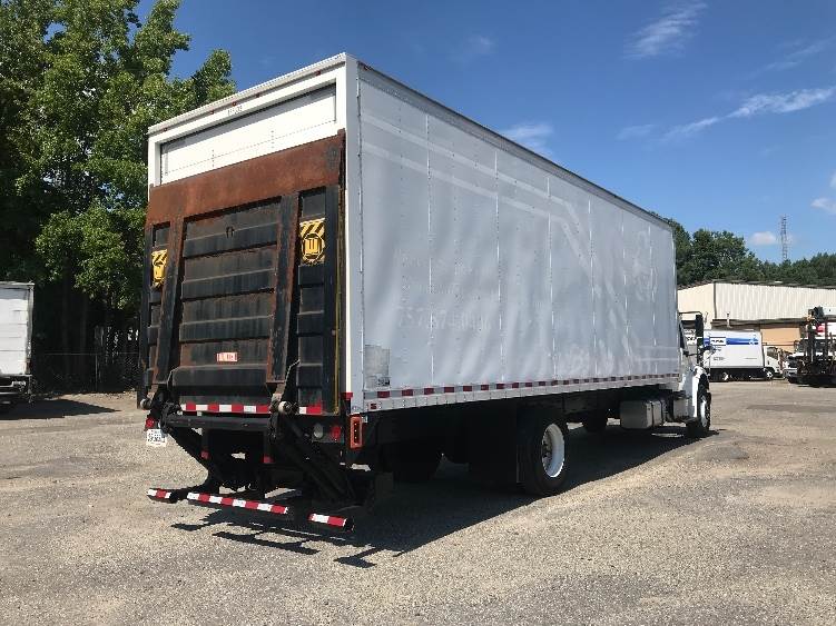 retracted cantilever liftgate for box truck