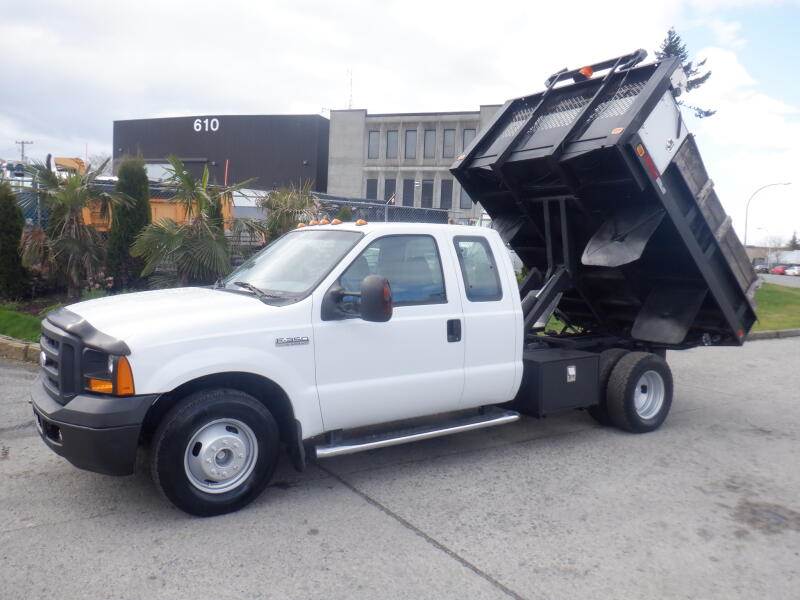 dump body service truck