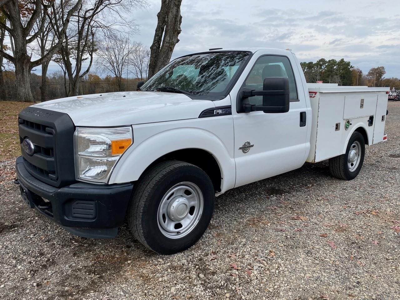 light dsuty service truck