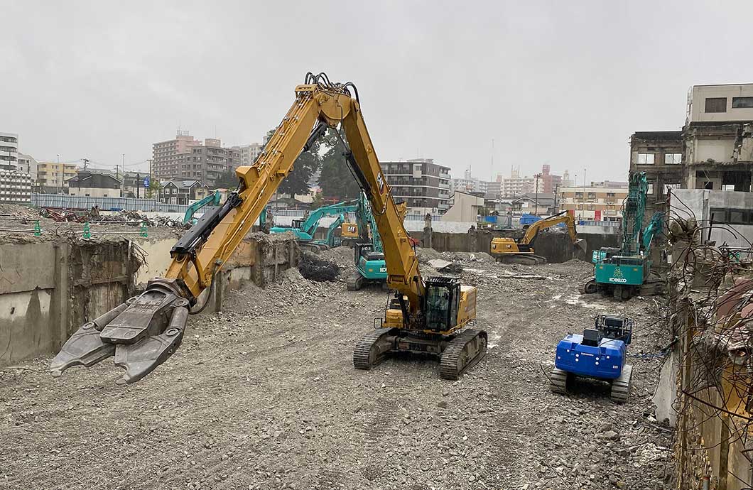 Cat 340 UHD Demolition Excavator Cat 340 UHD Demolition Excavator
