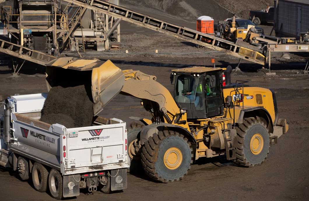 New Cat® 980 and 982 series wheel loaders