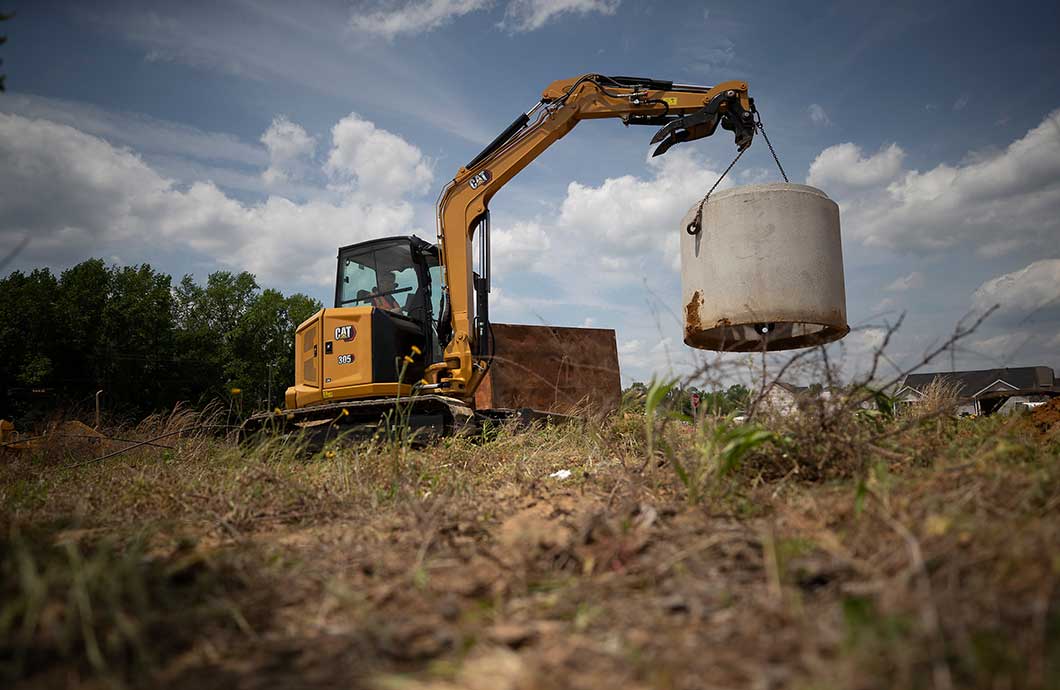 Cat® 304 And 305 CR Mini Hydraulic Excavators Cat® 304 And 305 CR Mini Hydraulic Excavators