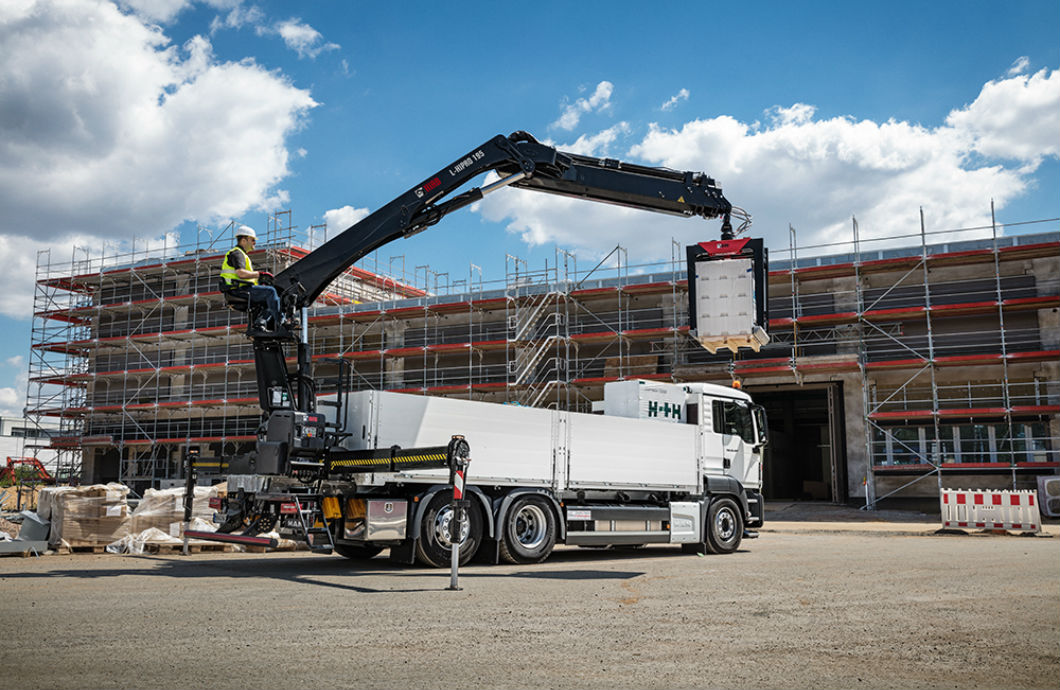 Hiab loader crane