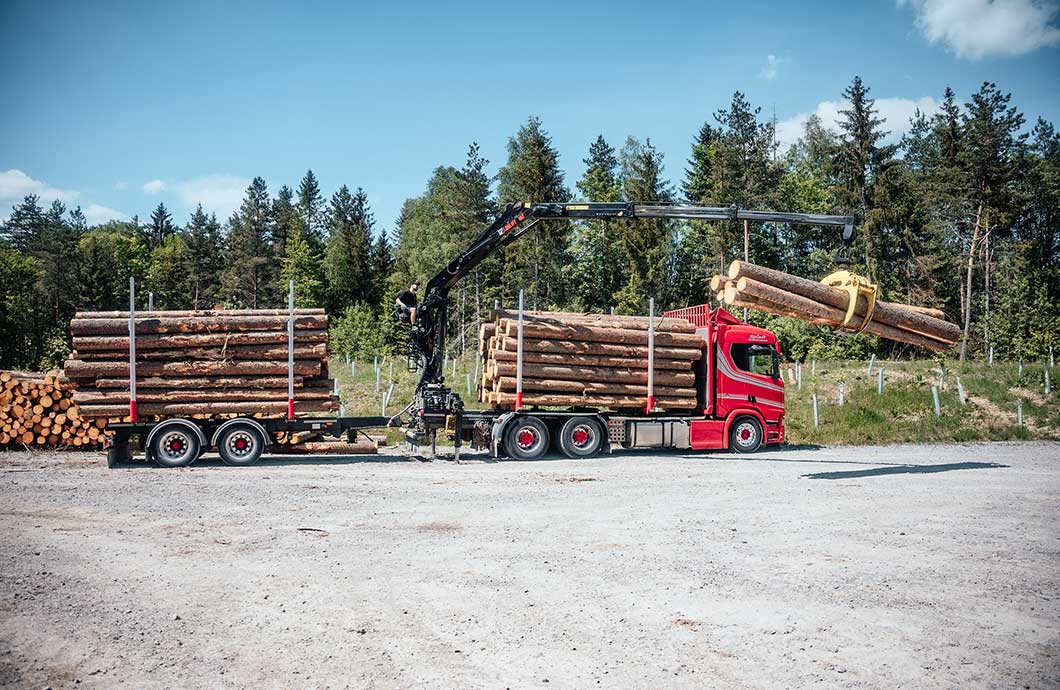 LOGLIFT forestry cranes